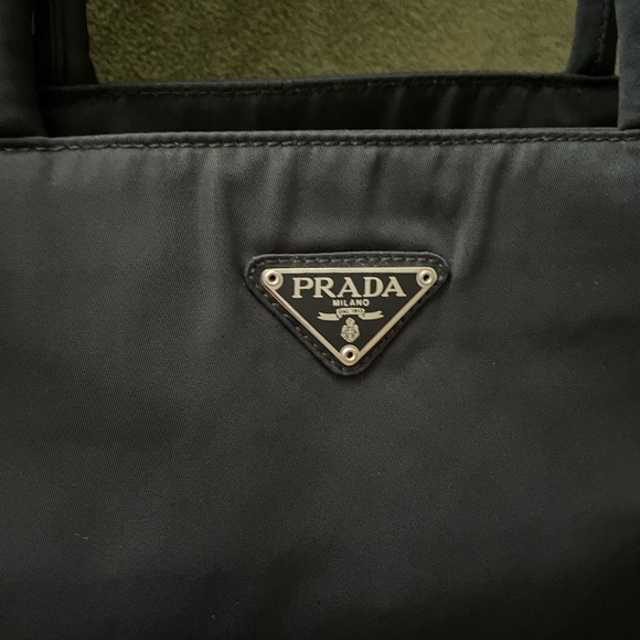 “SOLD”100% Authentic PRADA tote bag🖤🖤🖤 - Picture 8 of 15